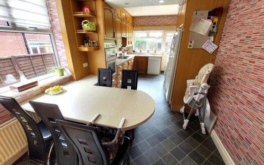 Scholes Lane Prestwich, M25 0AU