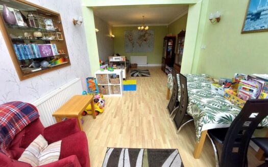 Scholes Lane Prestwich, M25 0AU